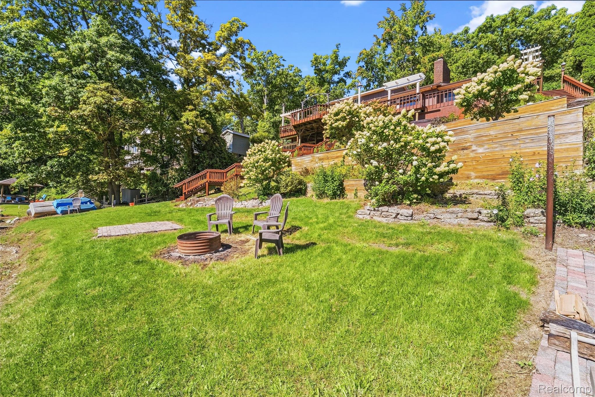 3232 Shady Oak Drive