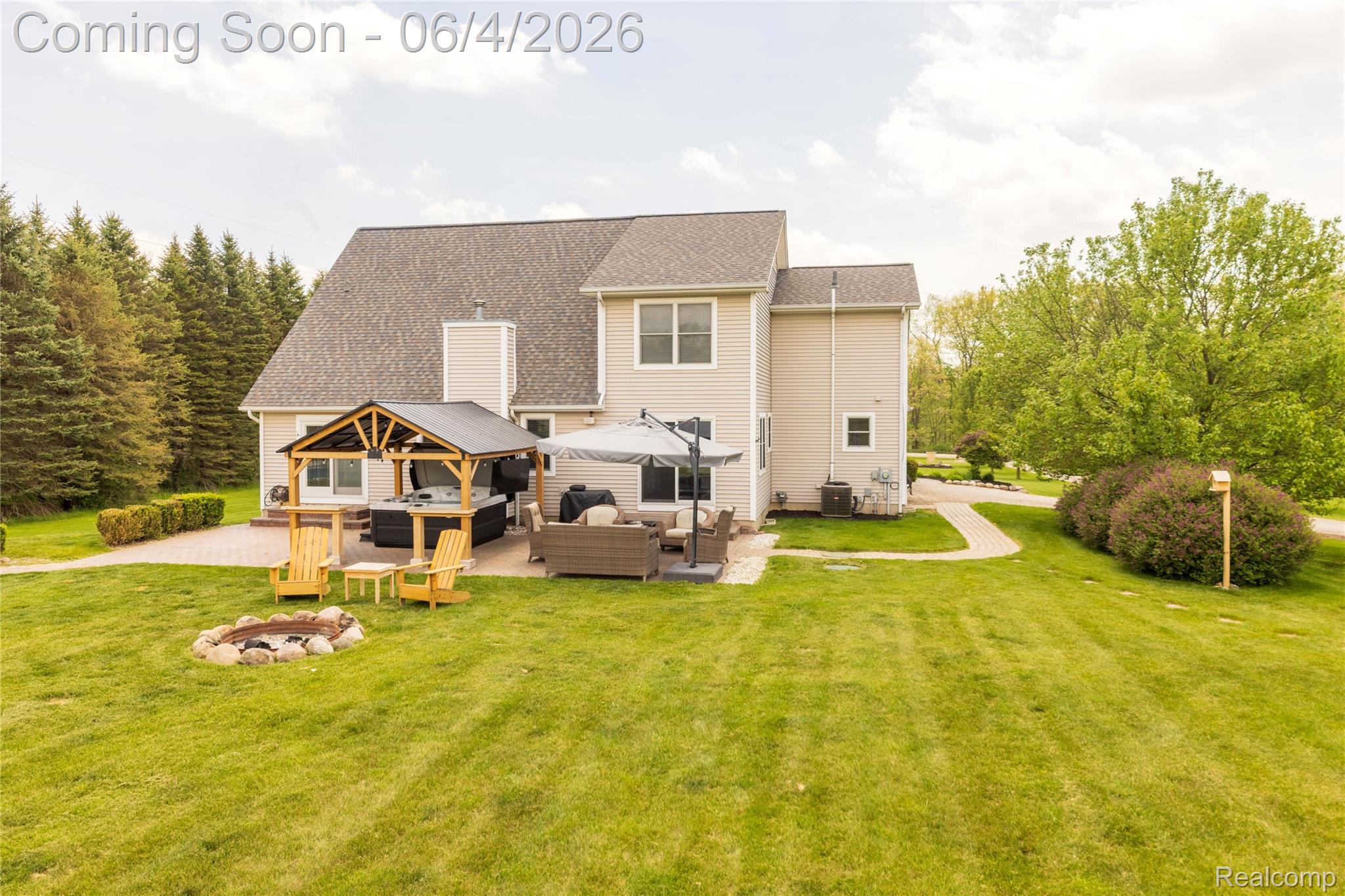 12621 Golden Oaks Drive