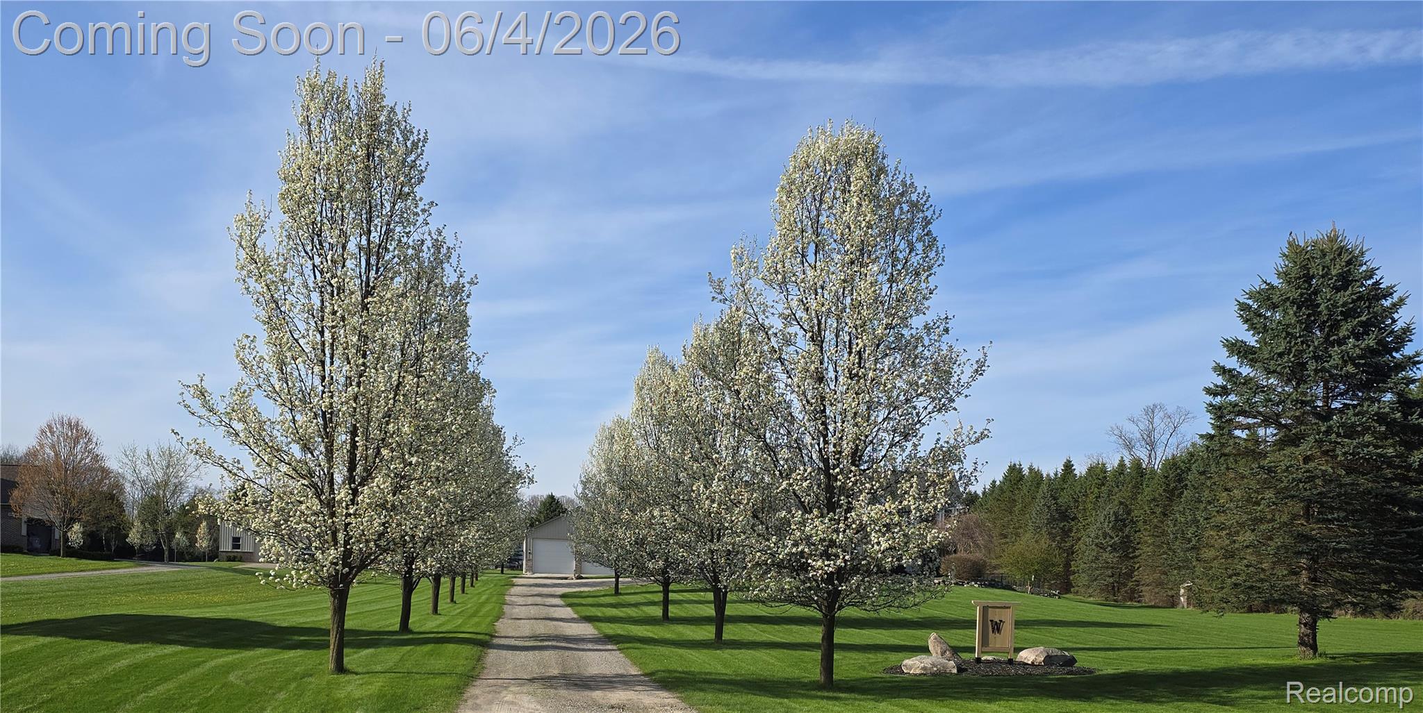 12621 Golden Oaks Drive