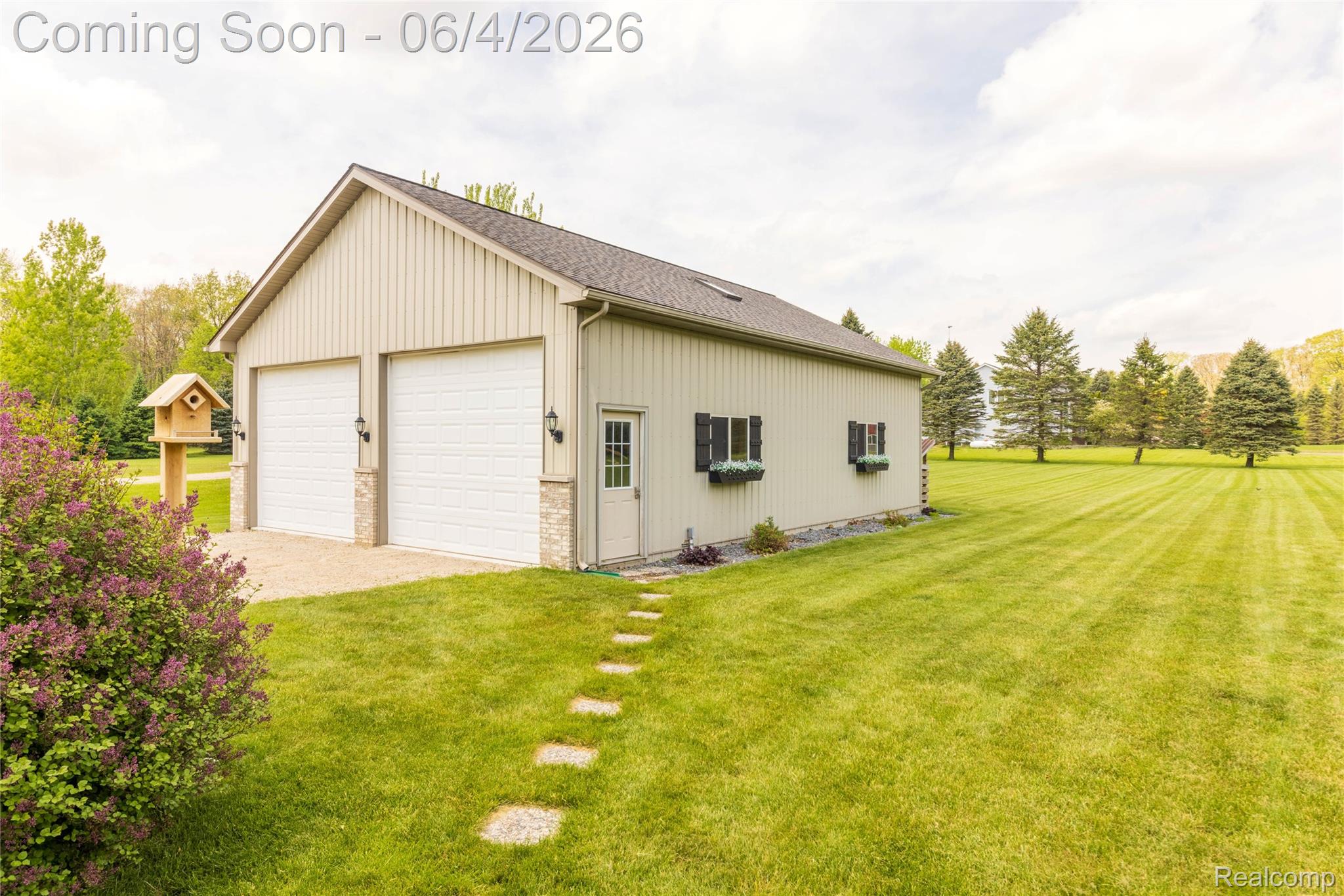 12621 Golden Oaks Drive