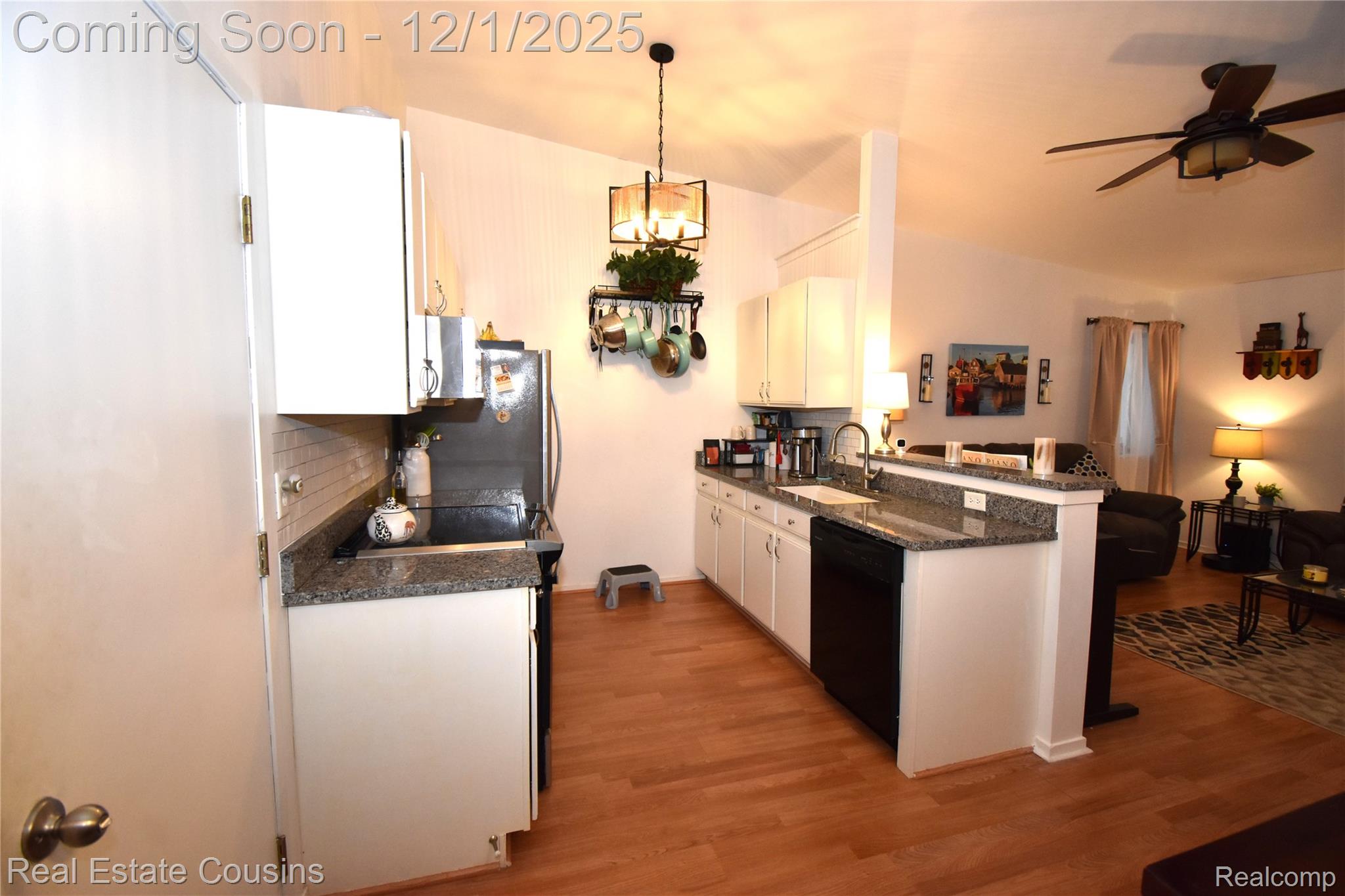 9562 Woodside Circle