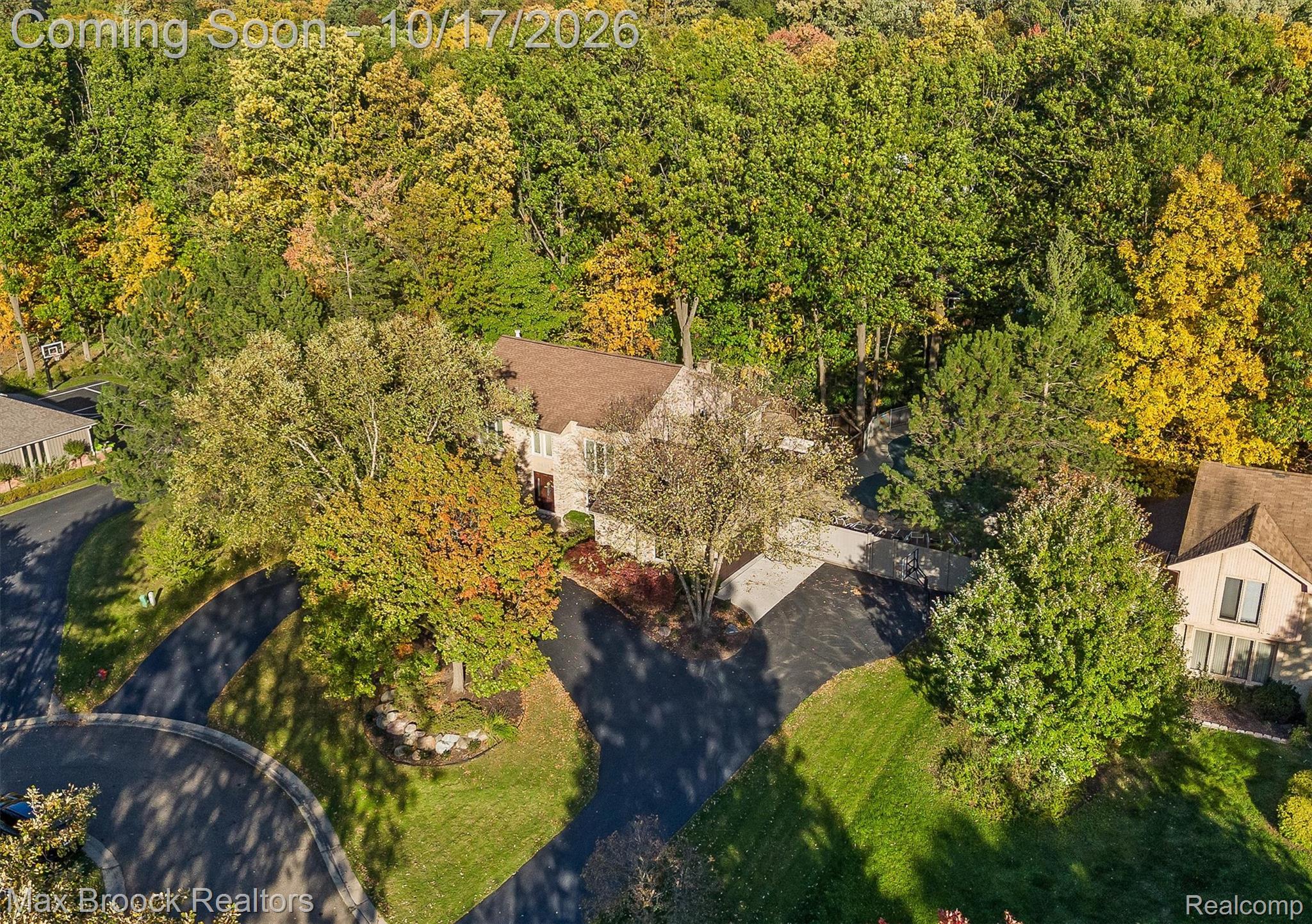 6135 Pickwood Drive