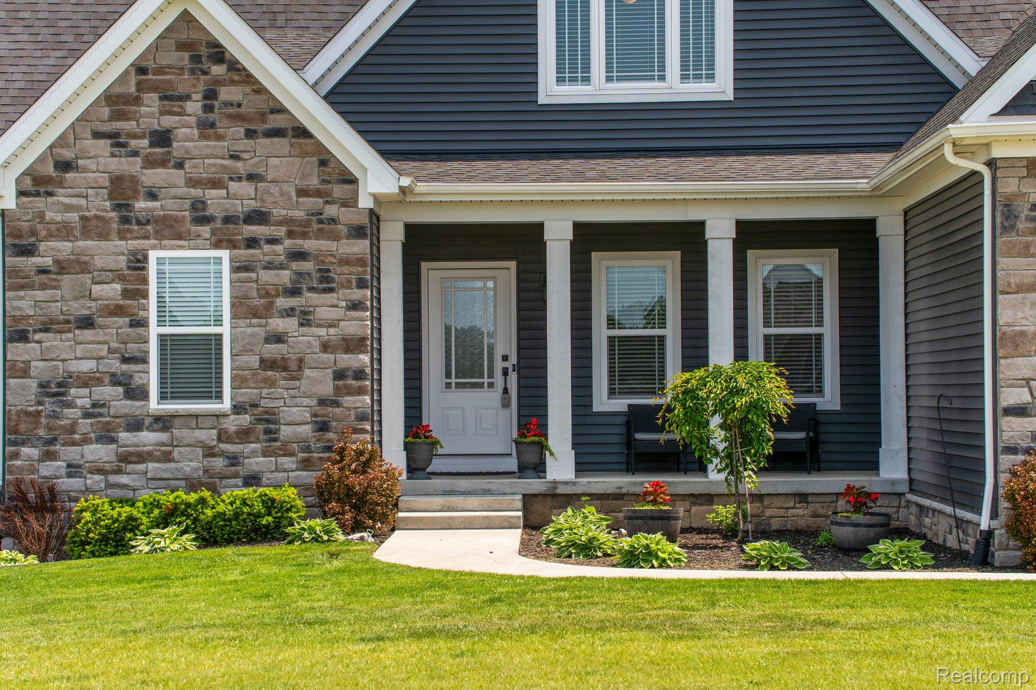 9931 LORETTA Lane