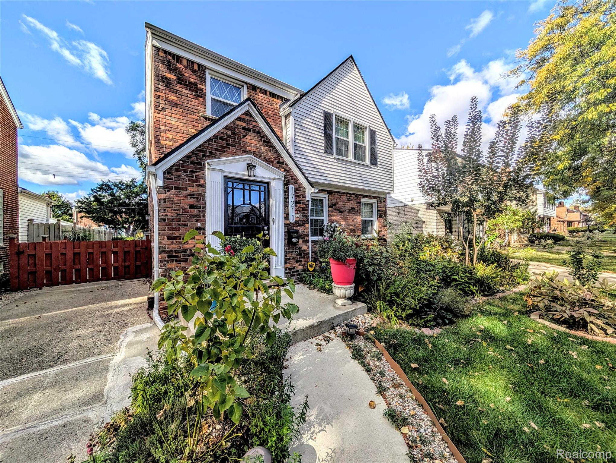 17211 Huntington Road