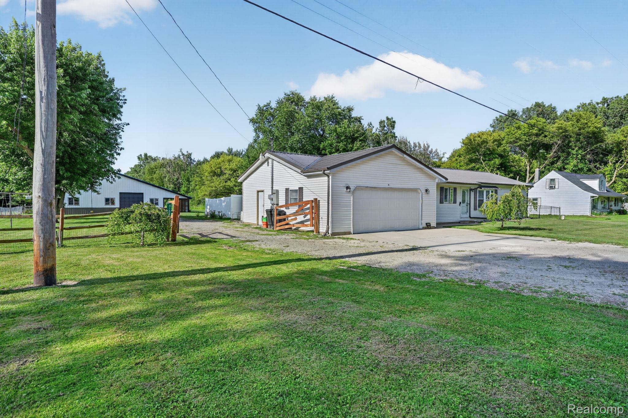 4184 W Lake Road