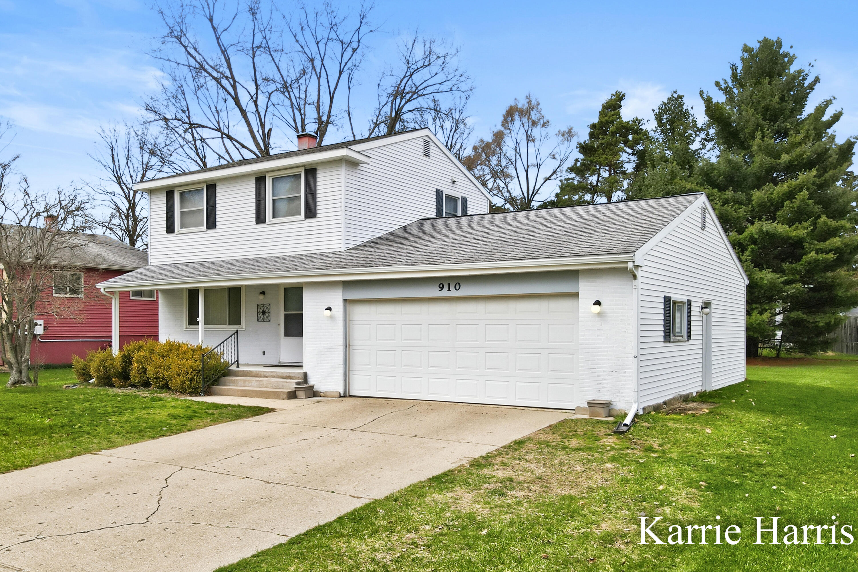 910 E Evergreen Street