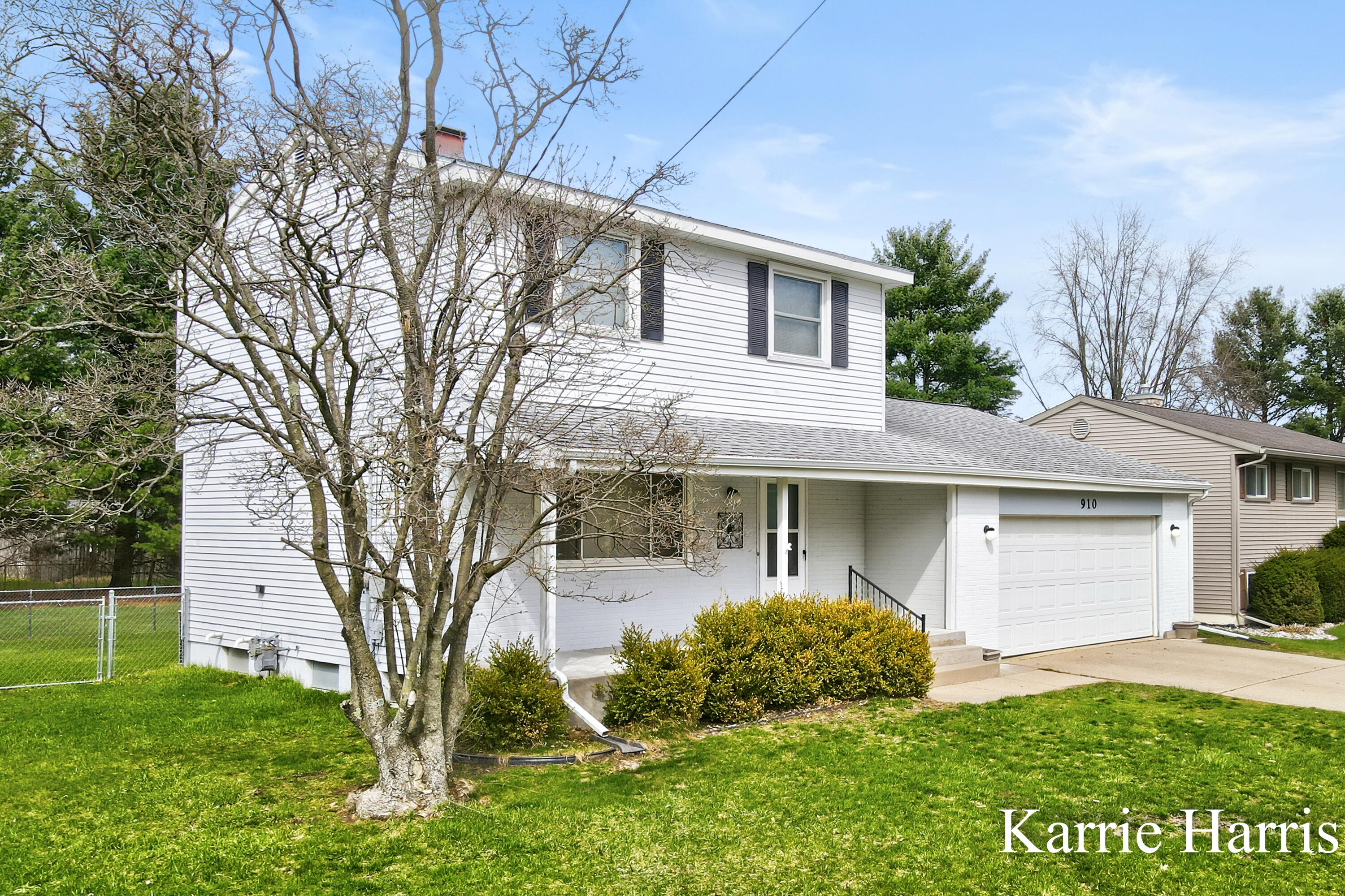 910 E Evergreen Street