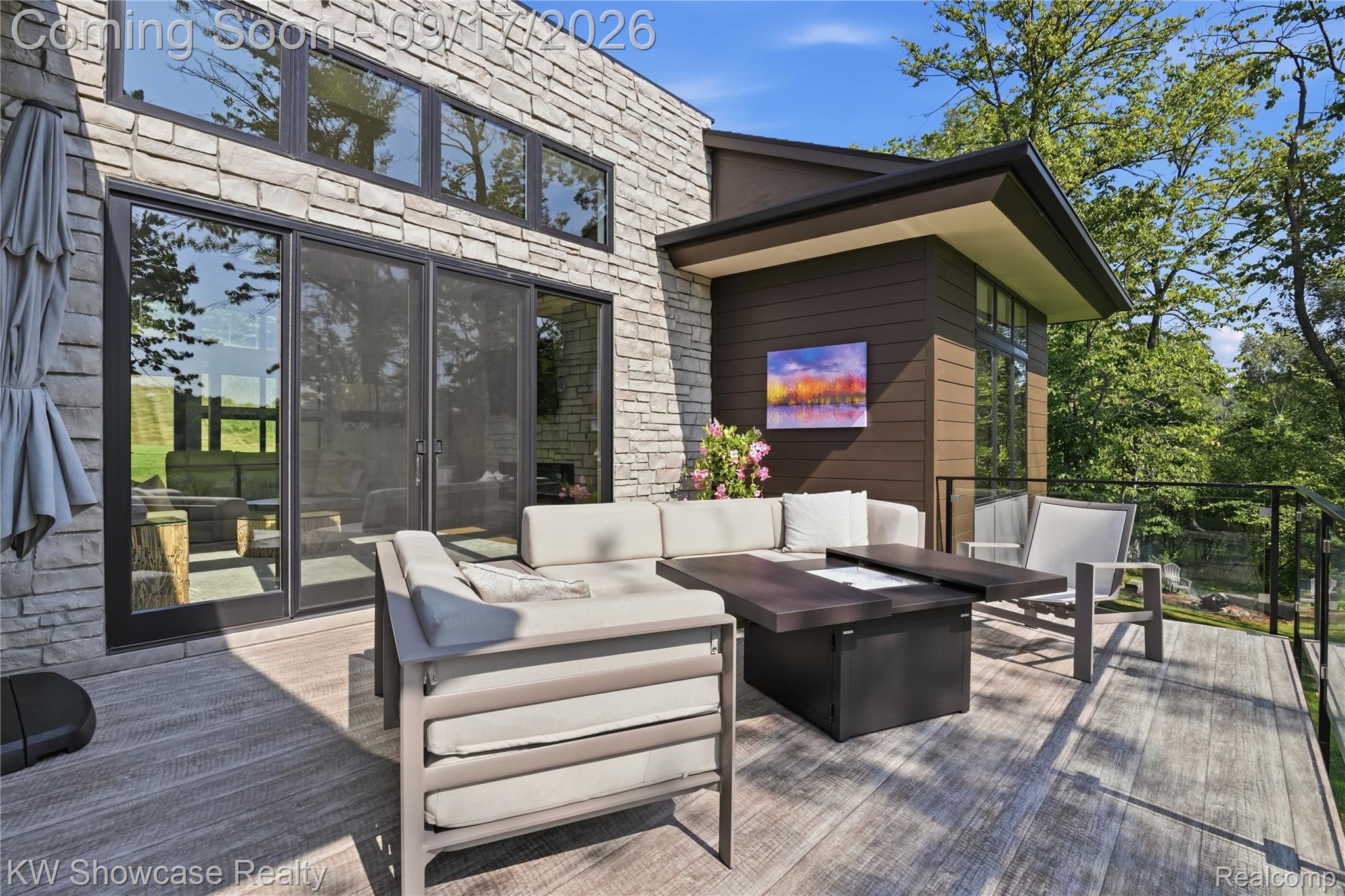 1166 Lake Forest Way