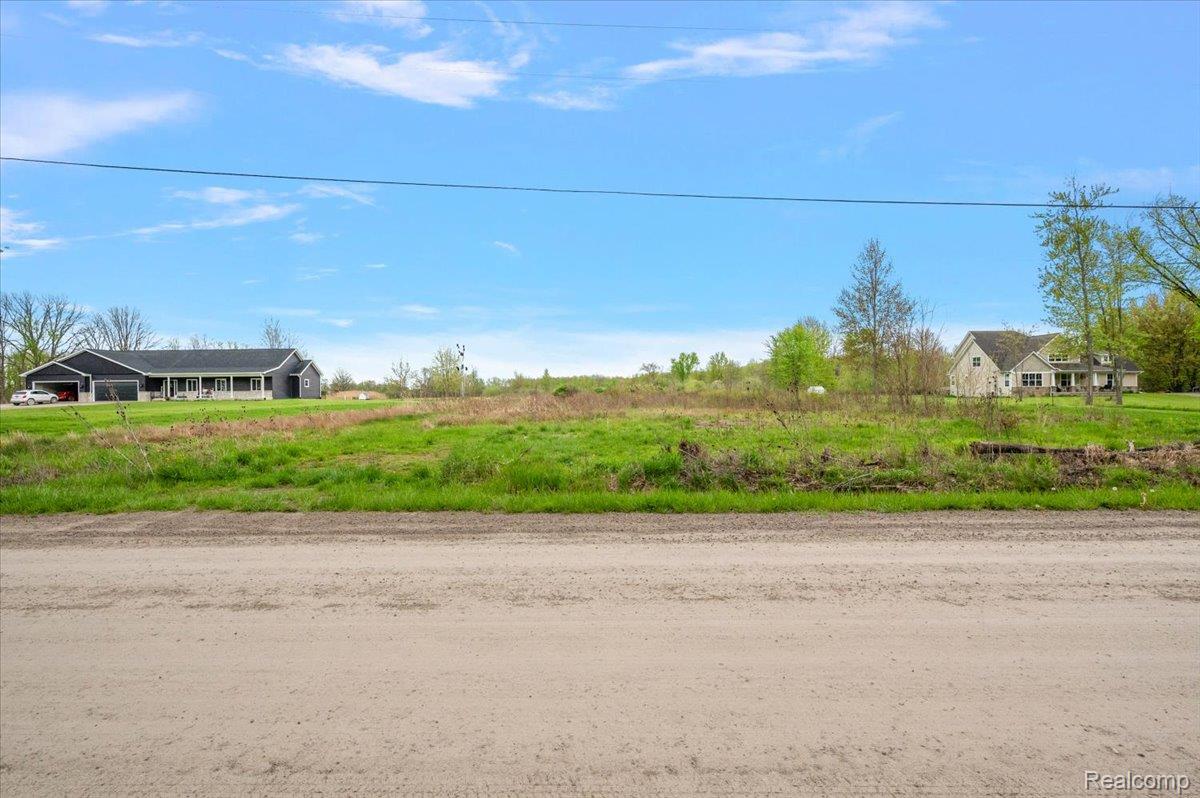 00 28 Mile Road
