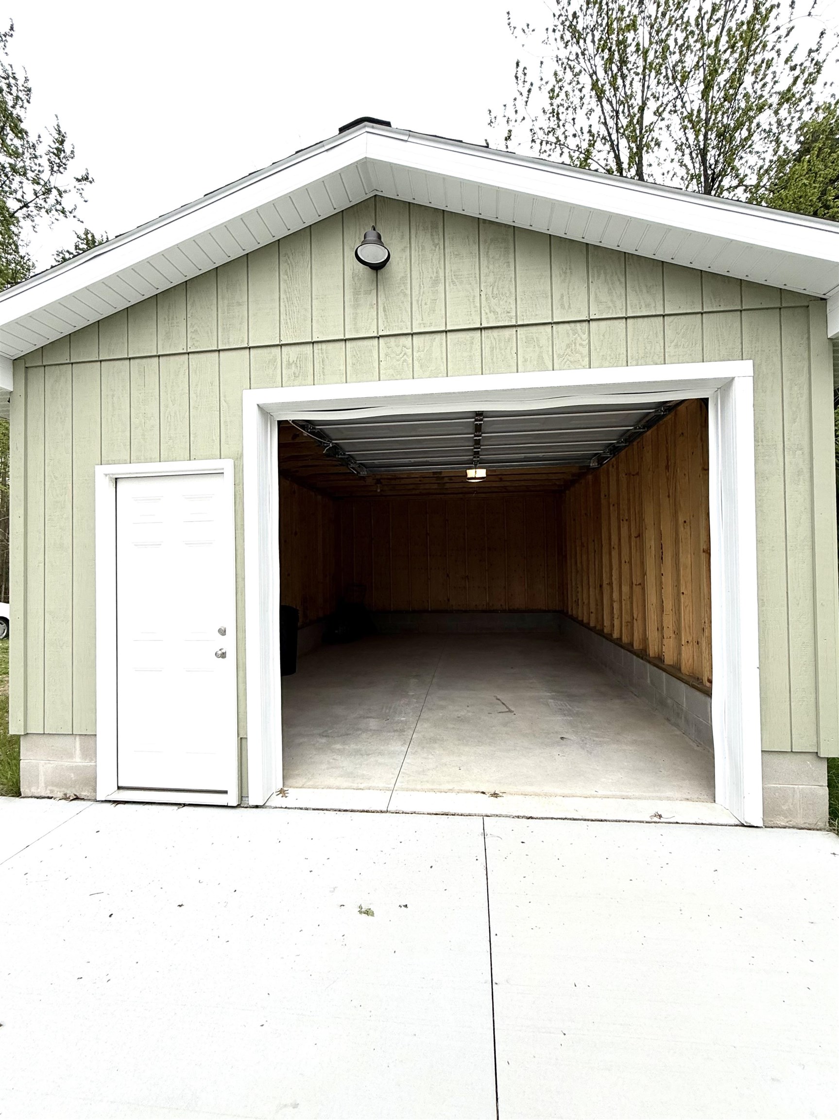 1420 Mintola Avenue