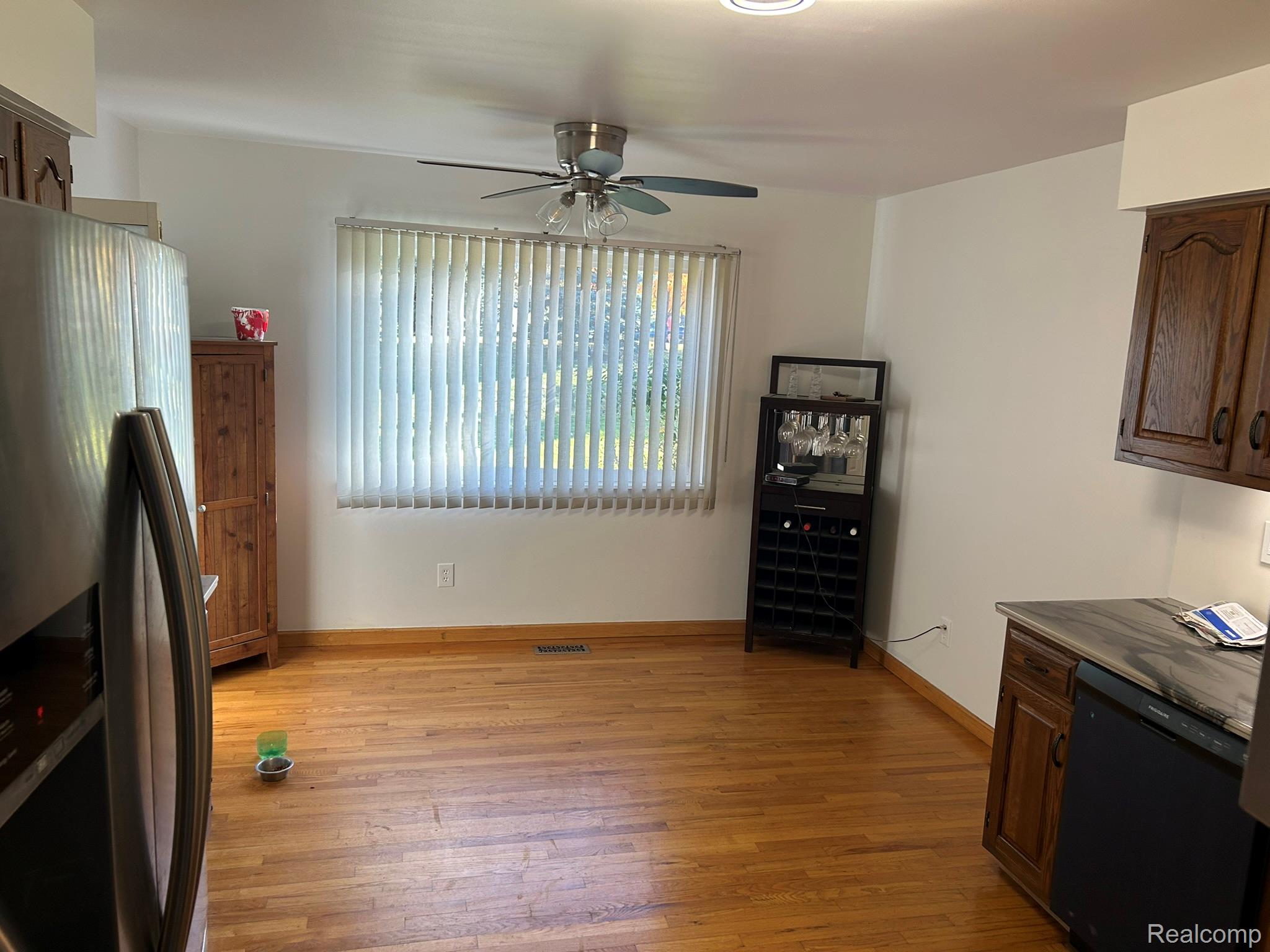 438 Lockmoor Court 18