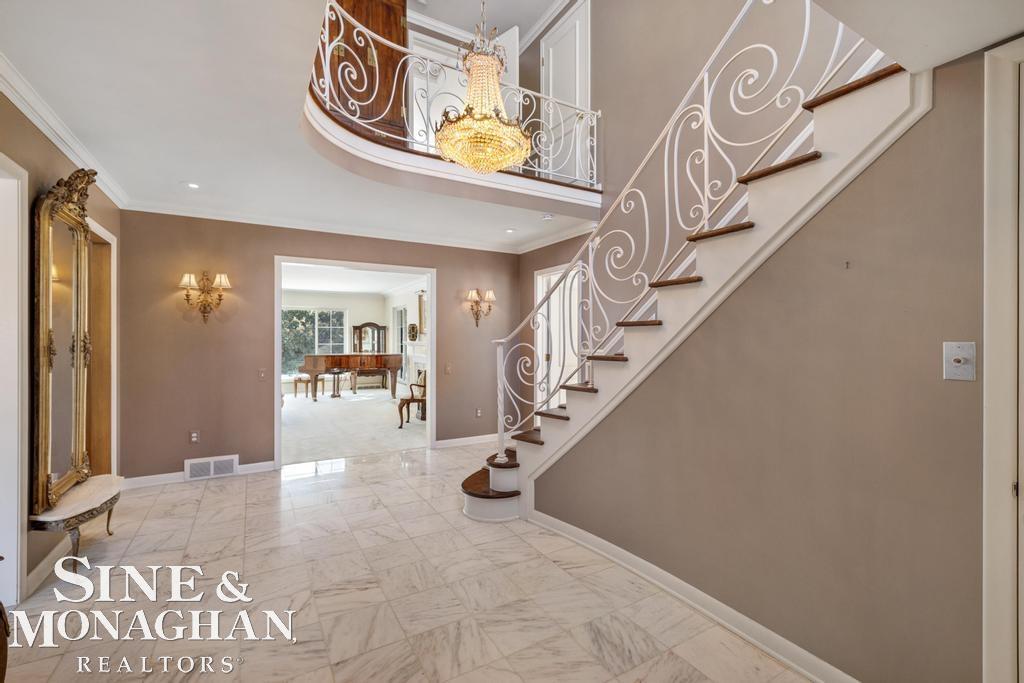 286 Grosse Pointe Boulevard