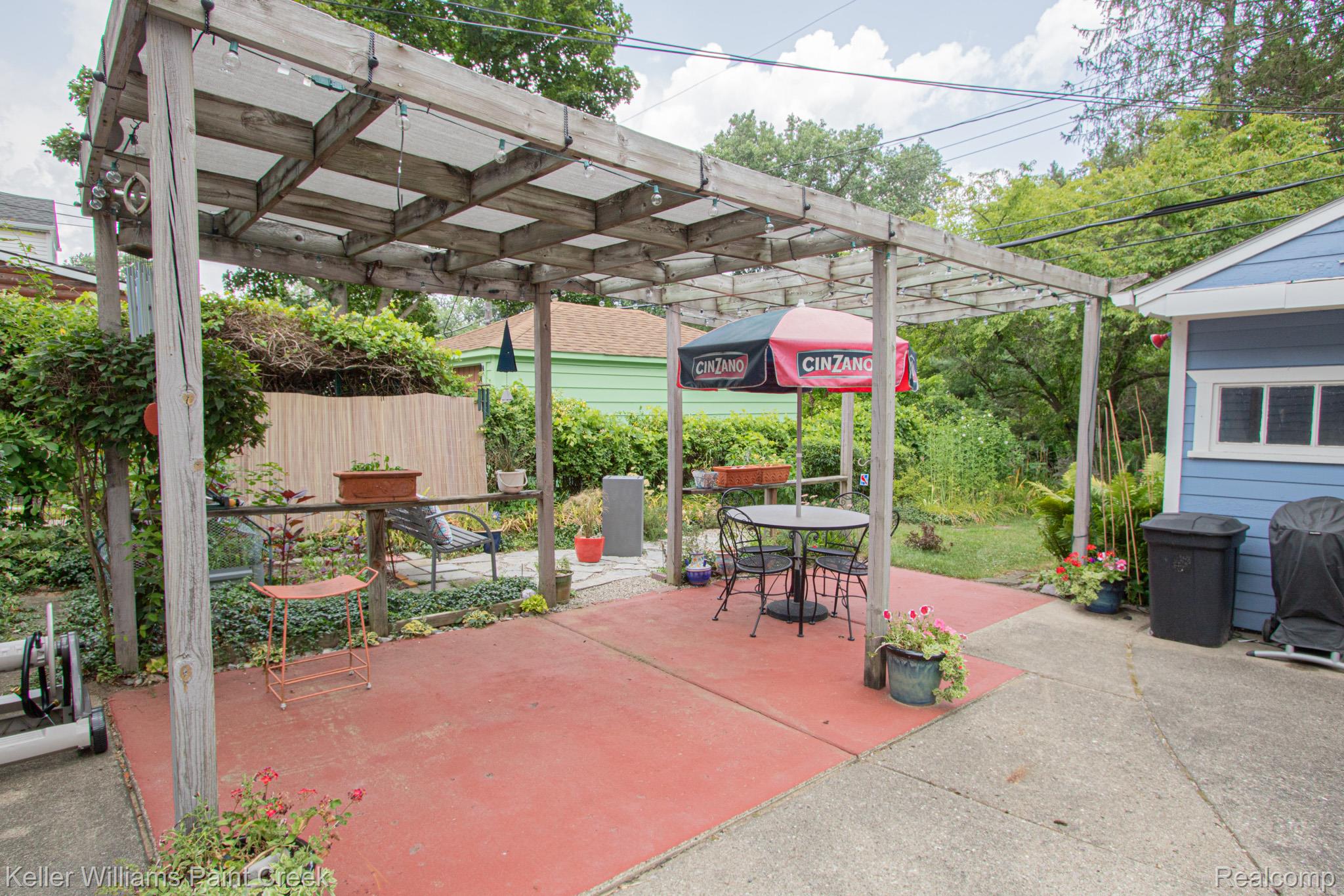 522 Laprairie Street