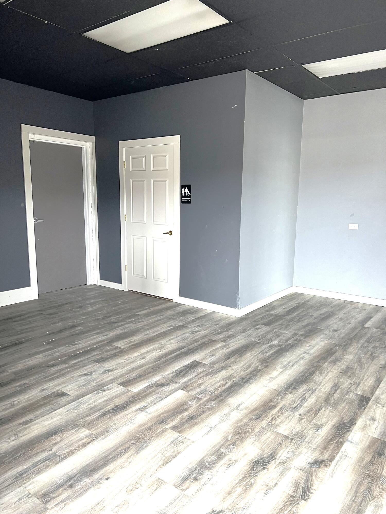 1655 E Apple Avenue C