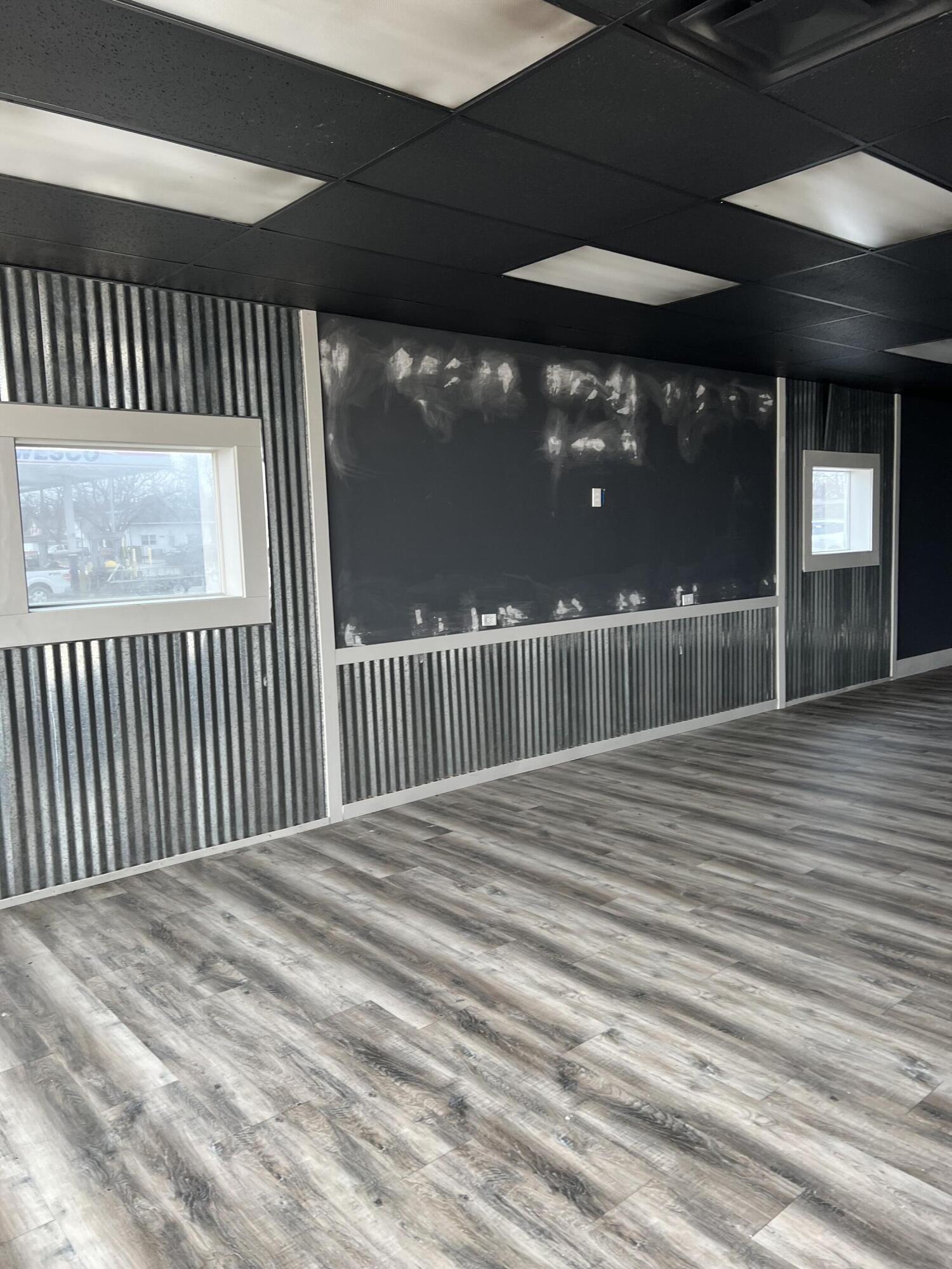 1655 E Apple Avenue C