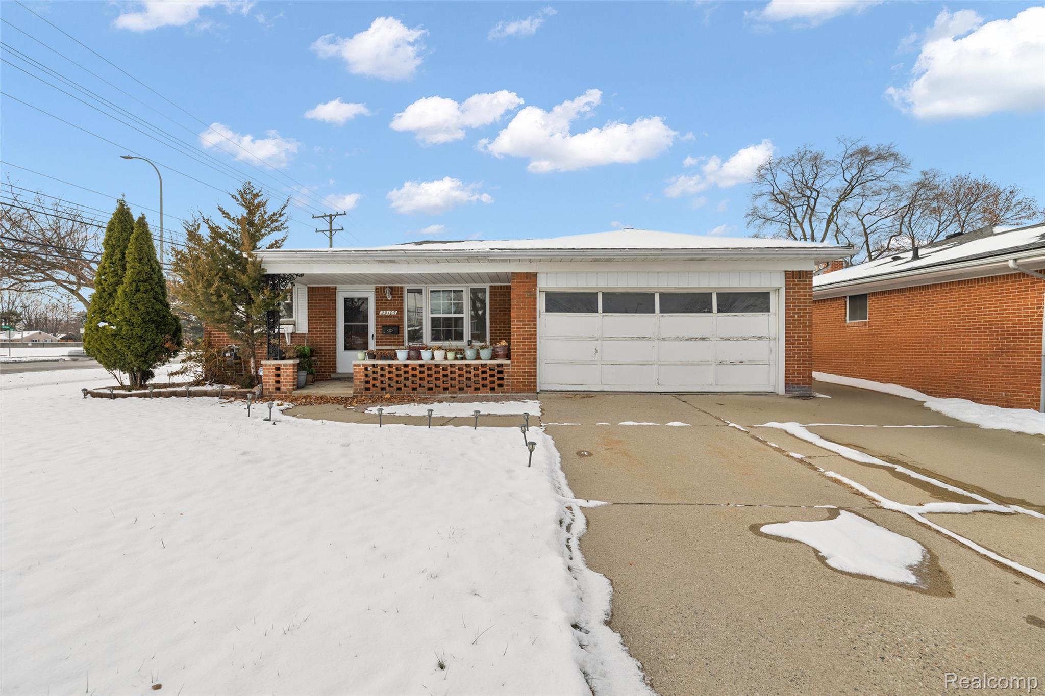 29105 Palomino Drive