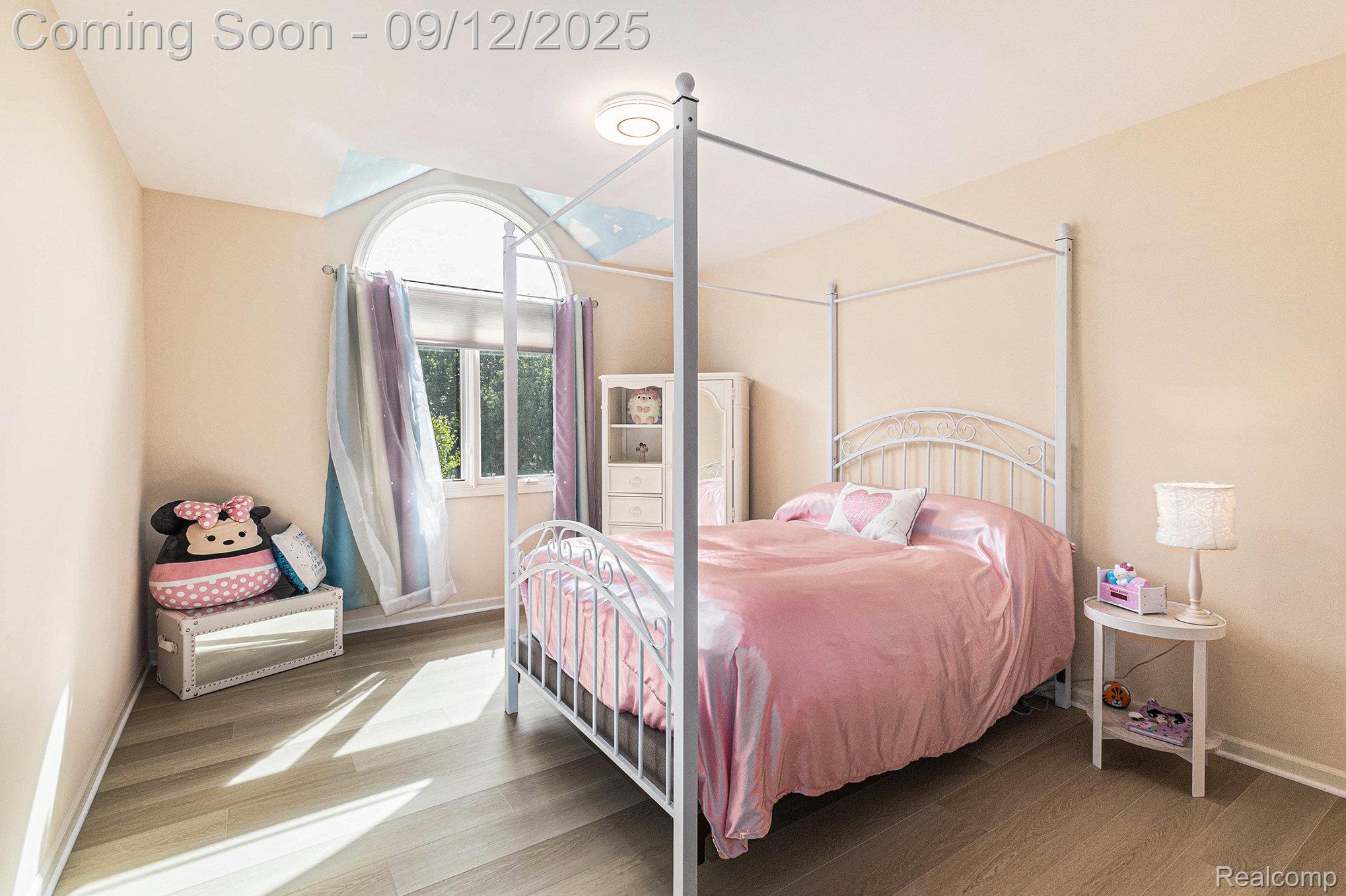 Independence Charter Township, Michigan 48348, United States, 4 Bedrooms Bedrooms, ,4 BathroomsBathrooms,Residential,Pending,205977