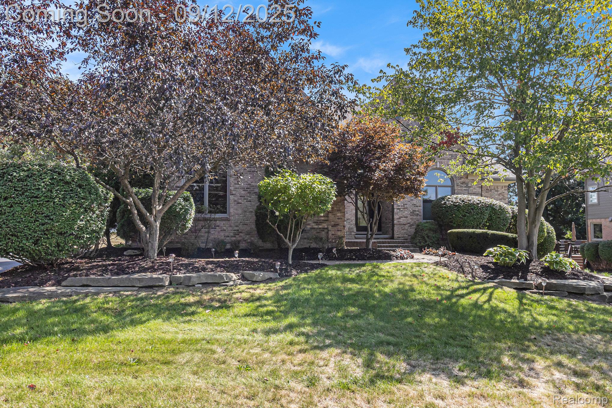 Independence Charter Township, Michigan 48348, United States, 4 Bedrooms Bedrooms, ,4 BathroomsBathrooms,Residential,Pending,205977