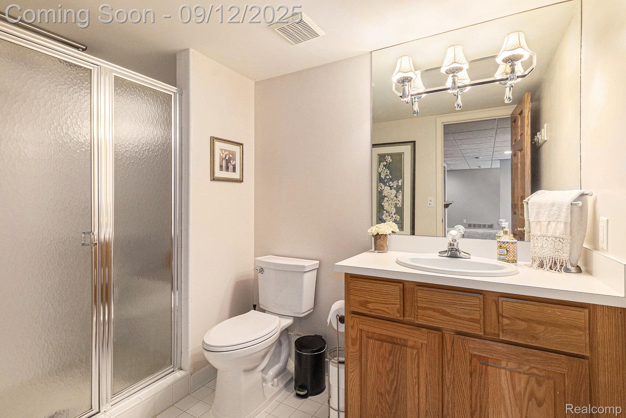 Independence Charter Township, Michigan 48348, United States, 4 Bedrooms Bedrooms, ,4 BathroomsBathrooms,Residential,Pending,205977