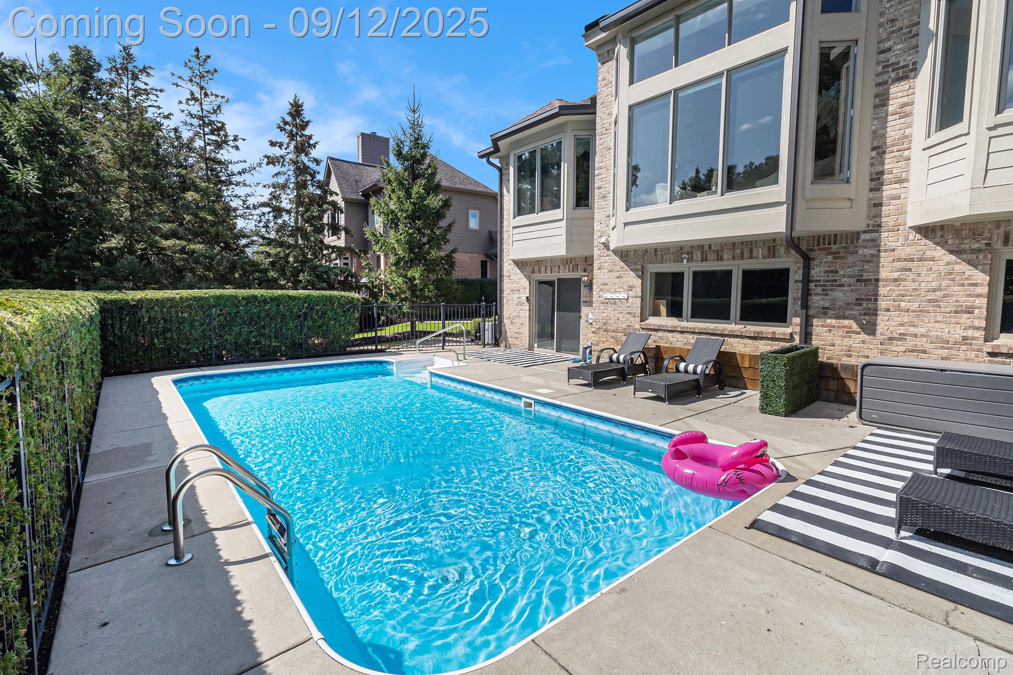 Independence Charter Township, Michigan 48348, United States, 4 Bedrooms Bedrooms, ,4 BathroomsBathrooms,Residential,Pending,205977