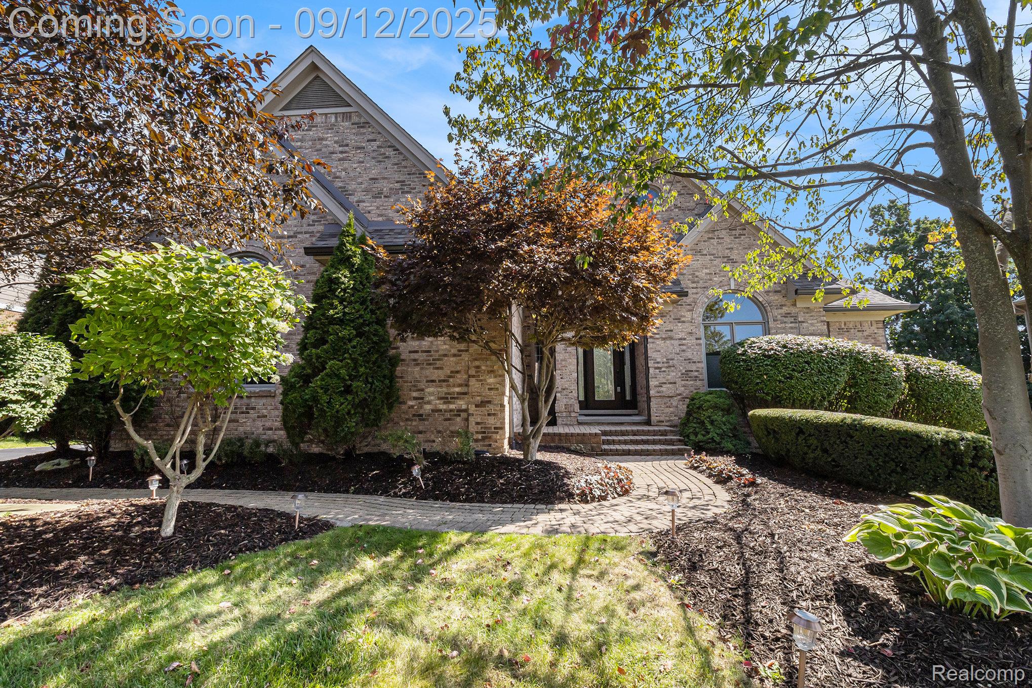 Independence Charter Township, Michigan 48348, United States, 4 Bedrooms Bedrooms, ,4 BathroomsBathrooms,Residential,Pending,205977