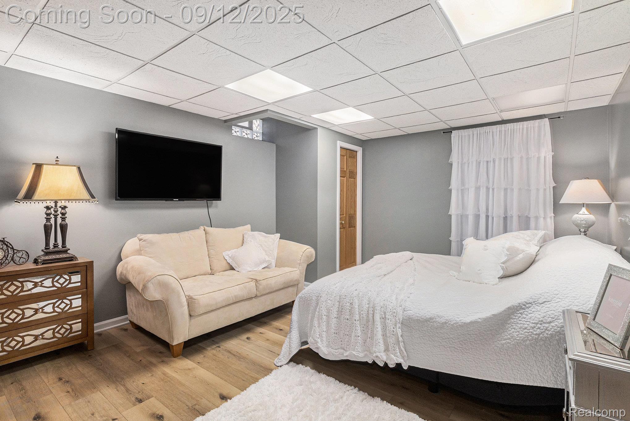 Independence Charter Township, Michigan 48348, United States, 4 Bedrooms Bedrooms, ,4 BathroomsBathrooms,Residential,Pending,205977