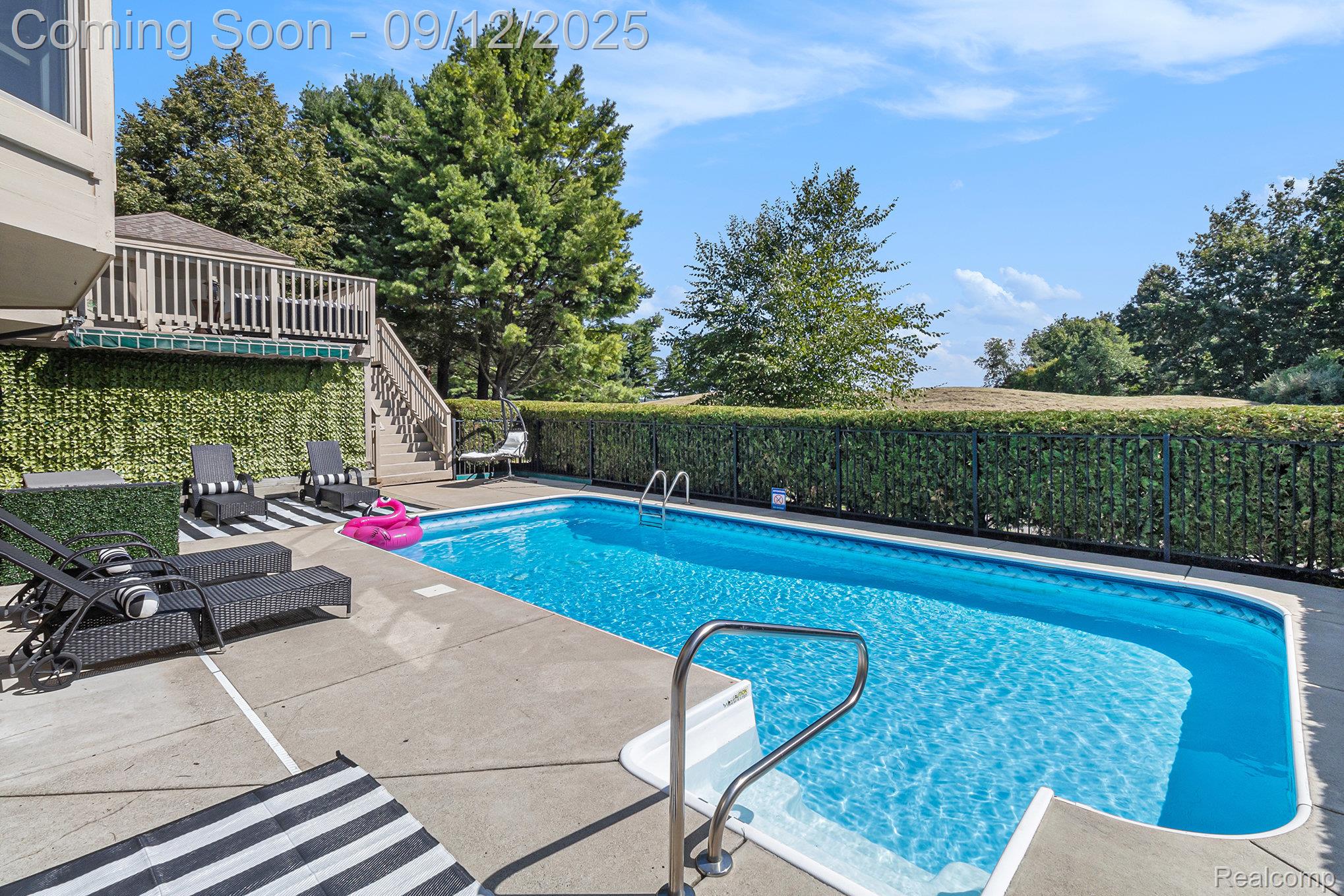 Independence Charter Township, Michigan 48348, United States, 4 Bedrooms Bedrooms, ,4 BathroomsBathrooms,Residential,Pending,205977