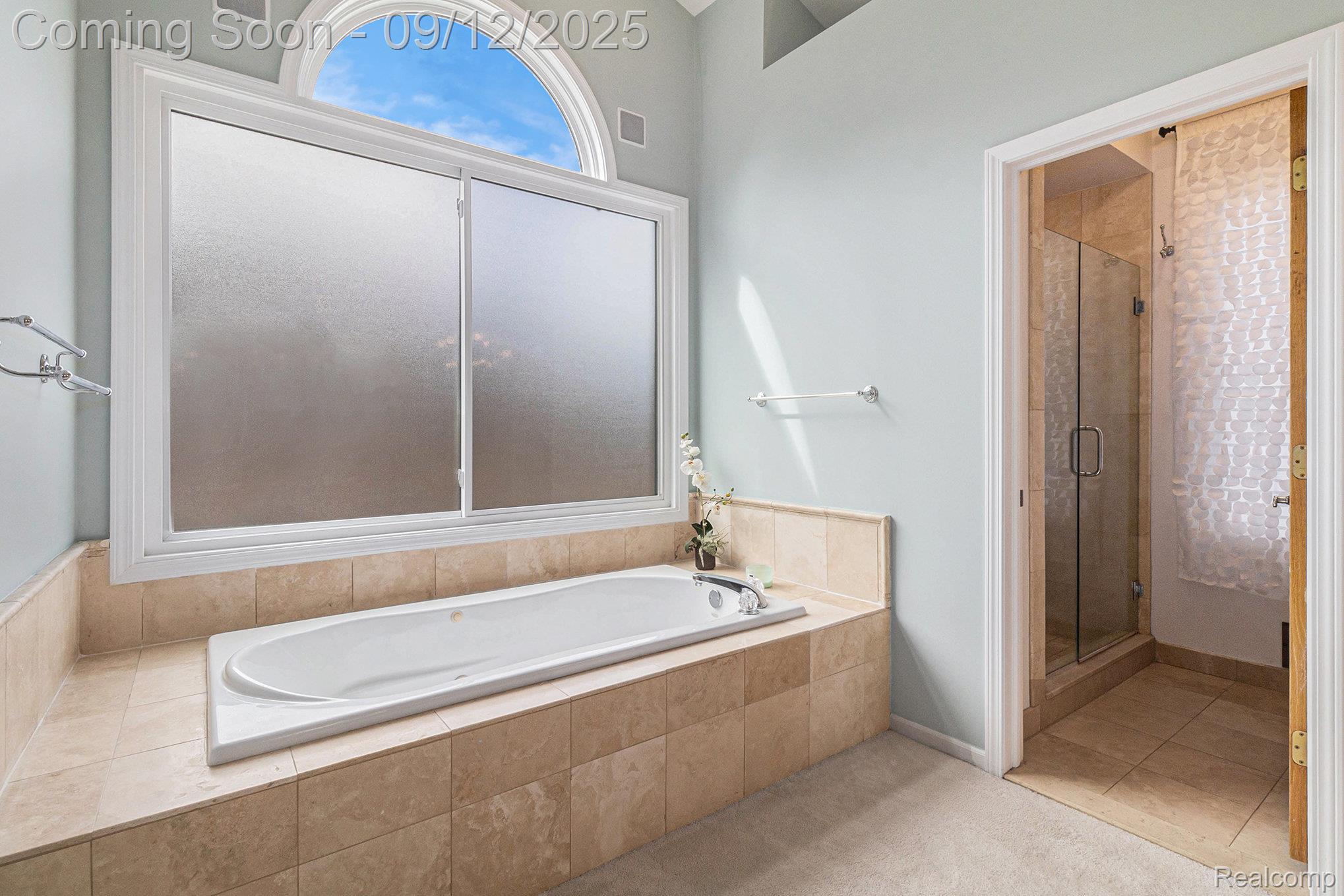 Independence Charter Township, Michigan 48348, United States, 4 Bedrooms Bedrooms, ,4 BathroomsBathrooms,Residential,Pending,205977