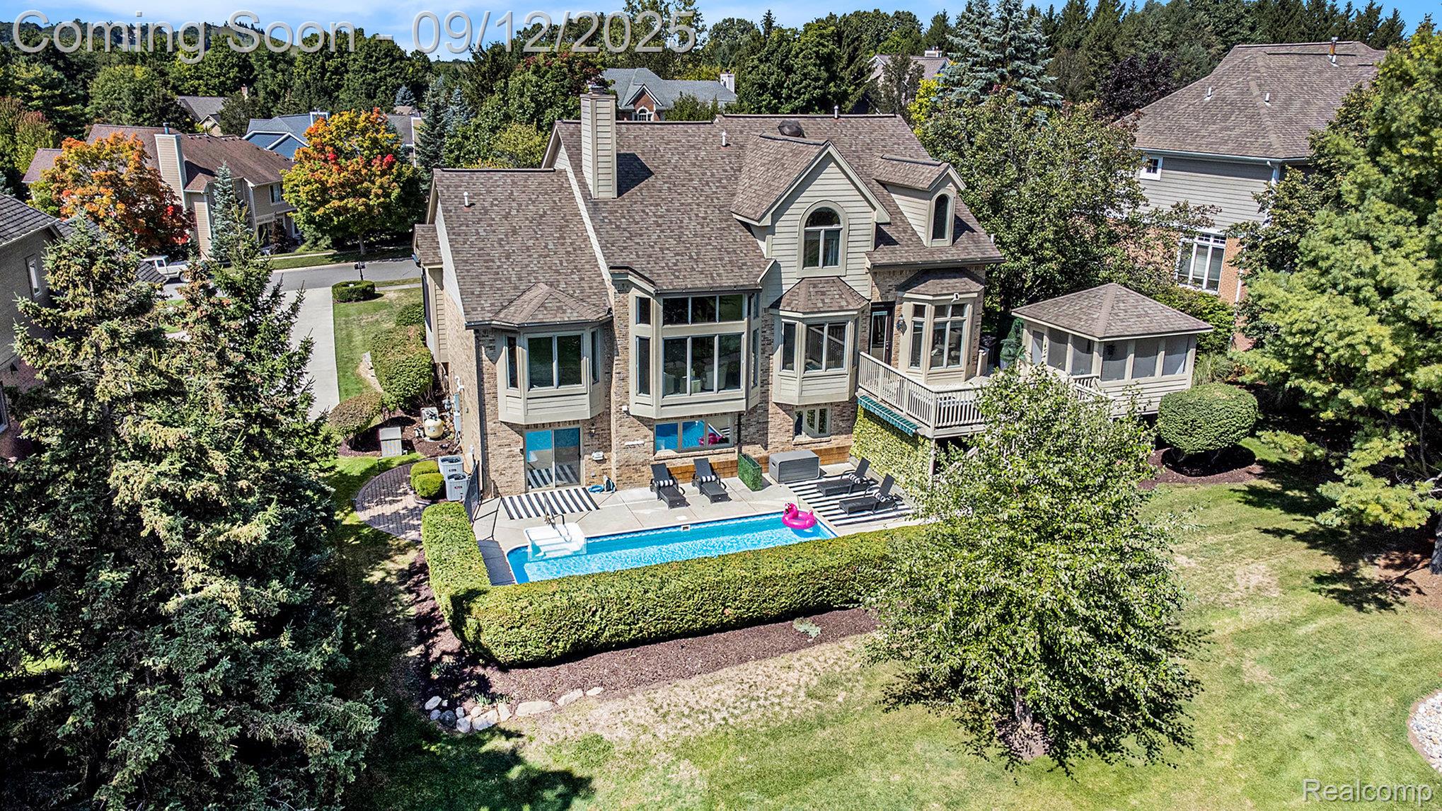 Independence Charter Township, Michigan 48348, United States, 4 Bedrooms Bedrooms, ,4 BathroomsBathrooms,Residential,Pending,205977