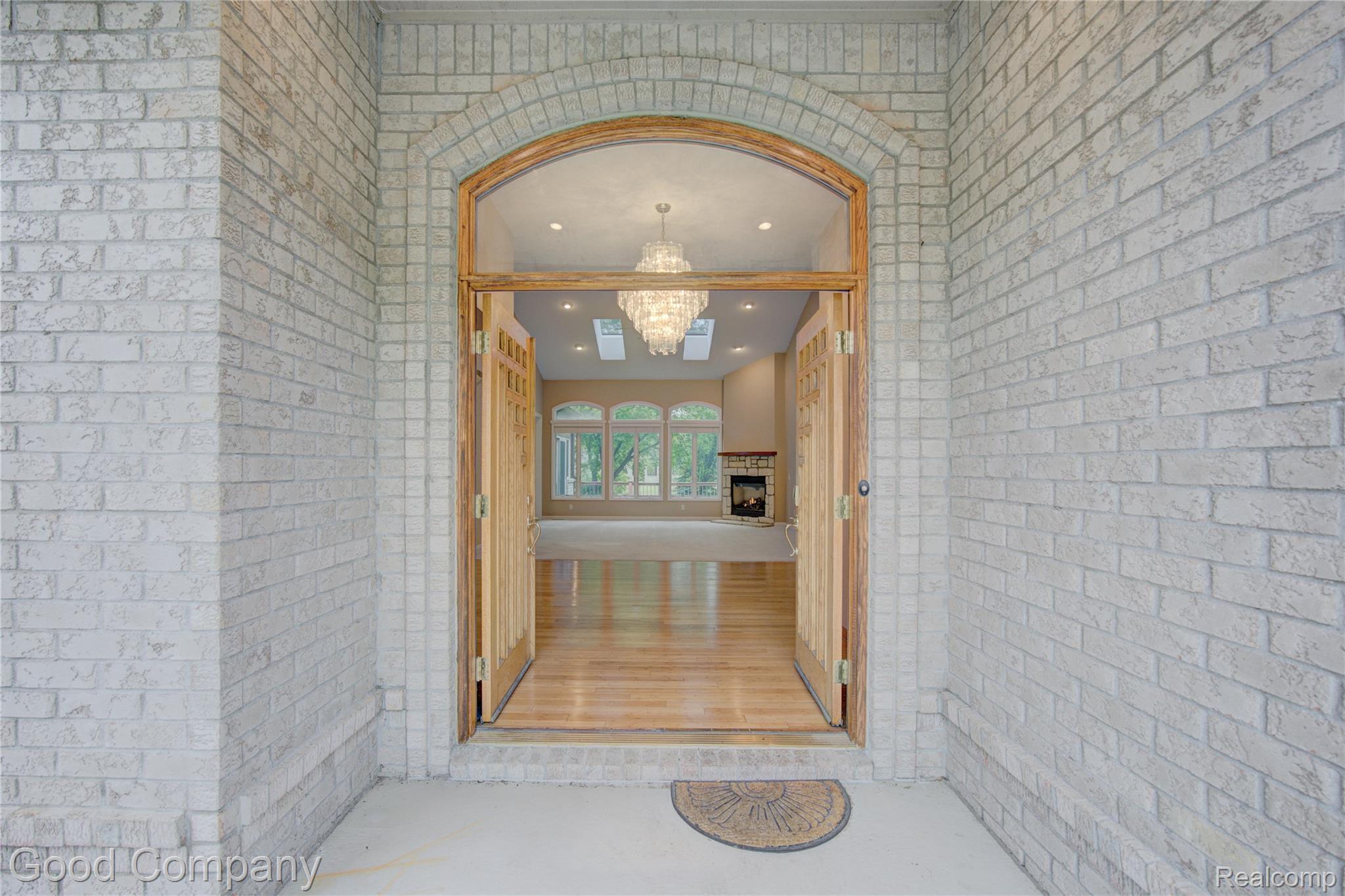 374 Oakbridge Drive