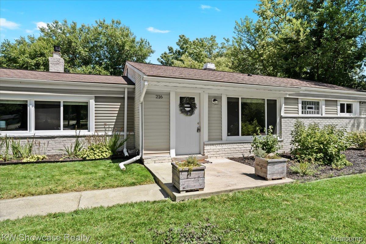 216 Fernbarry Drive