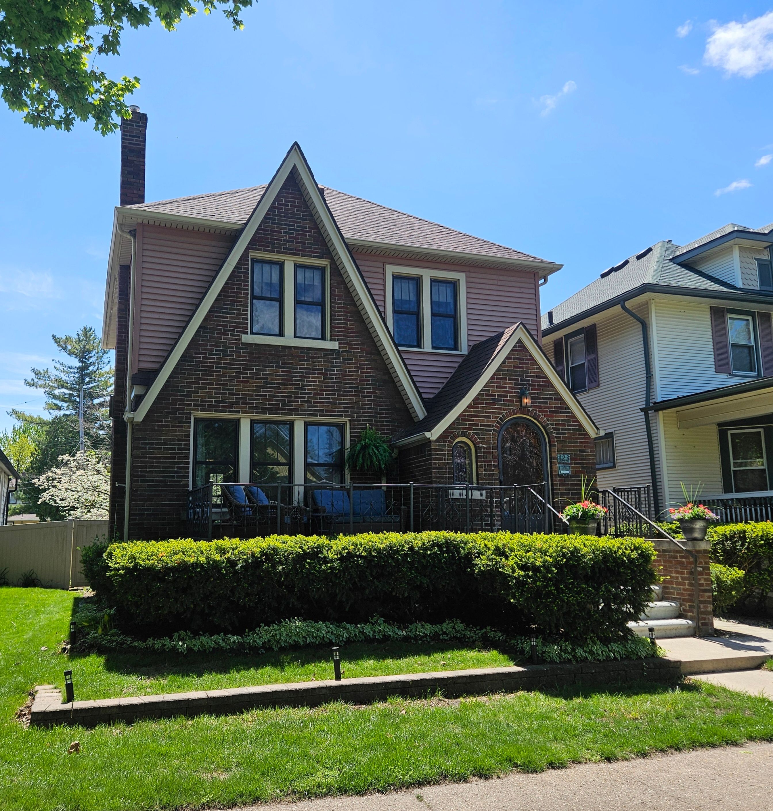 423 MAPLE Street