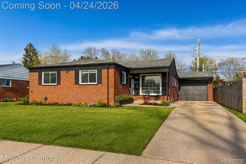 5217 Streefkerk Dr Drive Warren City MI 48092