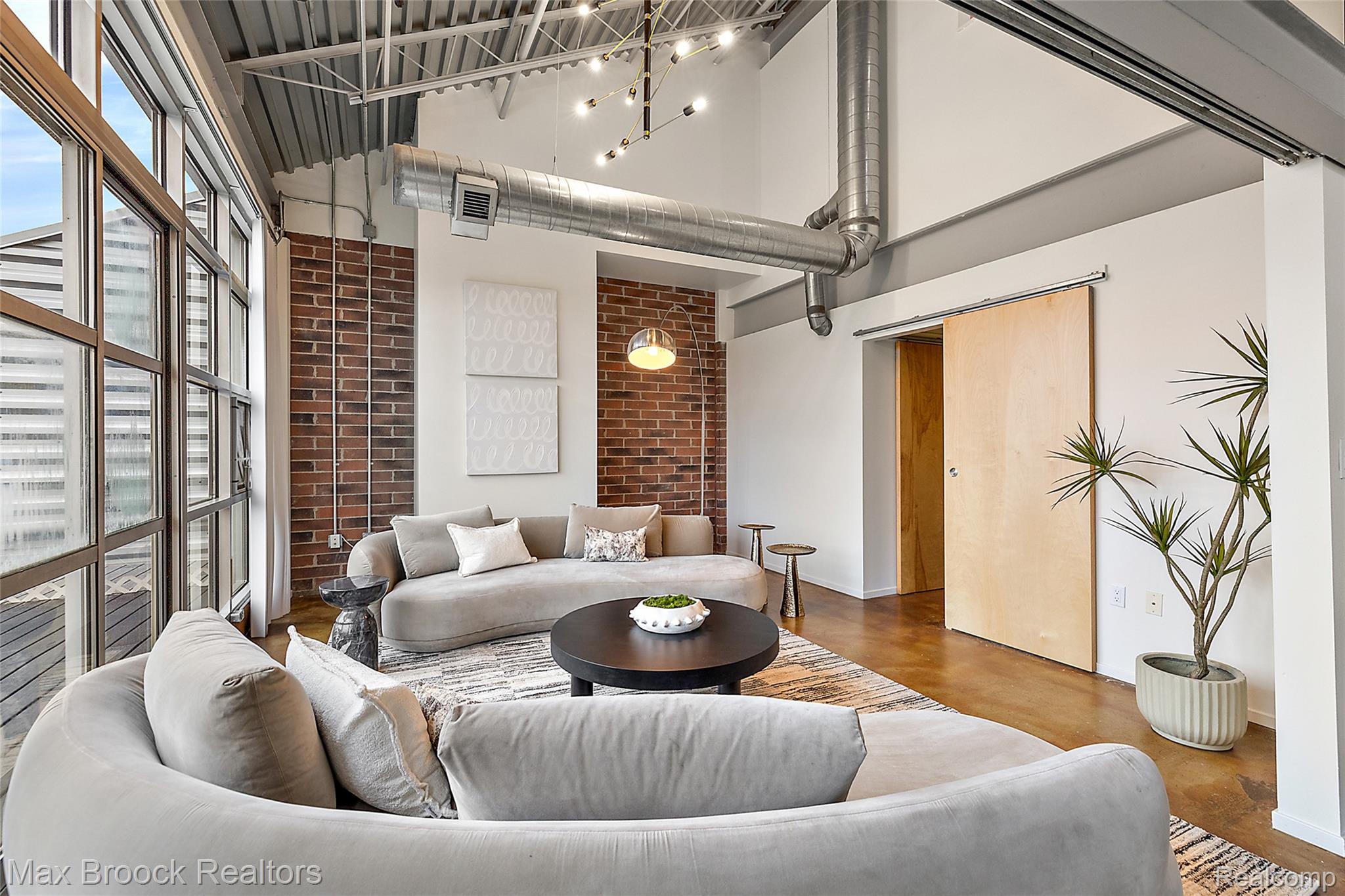333 E PARENT Avenue 41