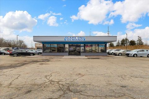 1315 S Waverly Road Lansing City MI 48917