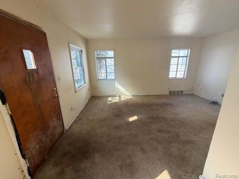 Tiny photo for 252 W Strathmore Avenue, Pontiac City, MI 48340 (MLS # 20261016348)