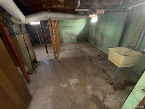 Tiny photo for 252 W Strathmore Avenue, Pontiac City, MI 48340 (MLS # 20261016348)