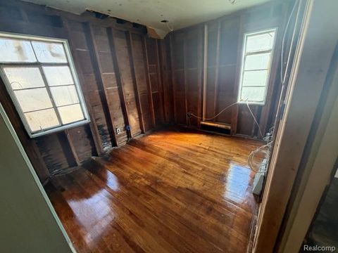 Tiny photo for 252 W Strathmore Avenue, Pontiac City, MI 48340 (MLS # 20261016348)