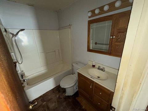 Tiny photo for 252 W Strathmore Avenue, Pontiac City, MI 48340 (MLS # 20261016348)