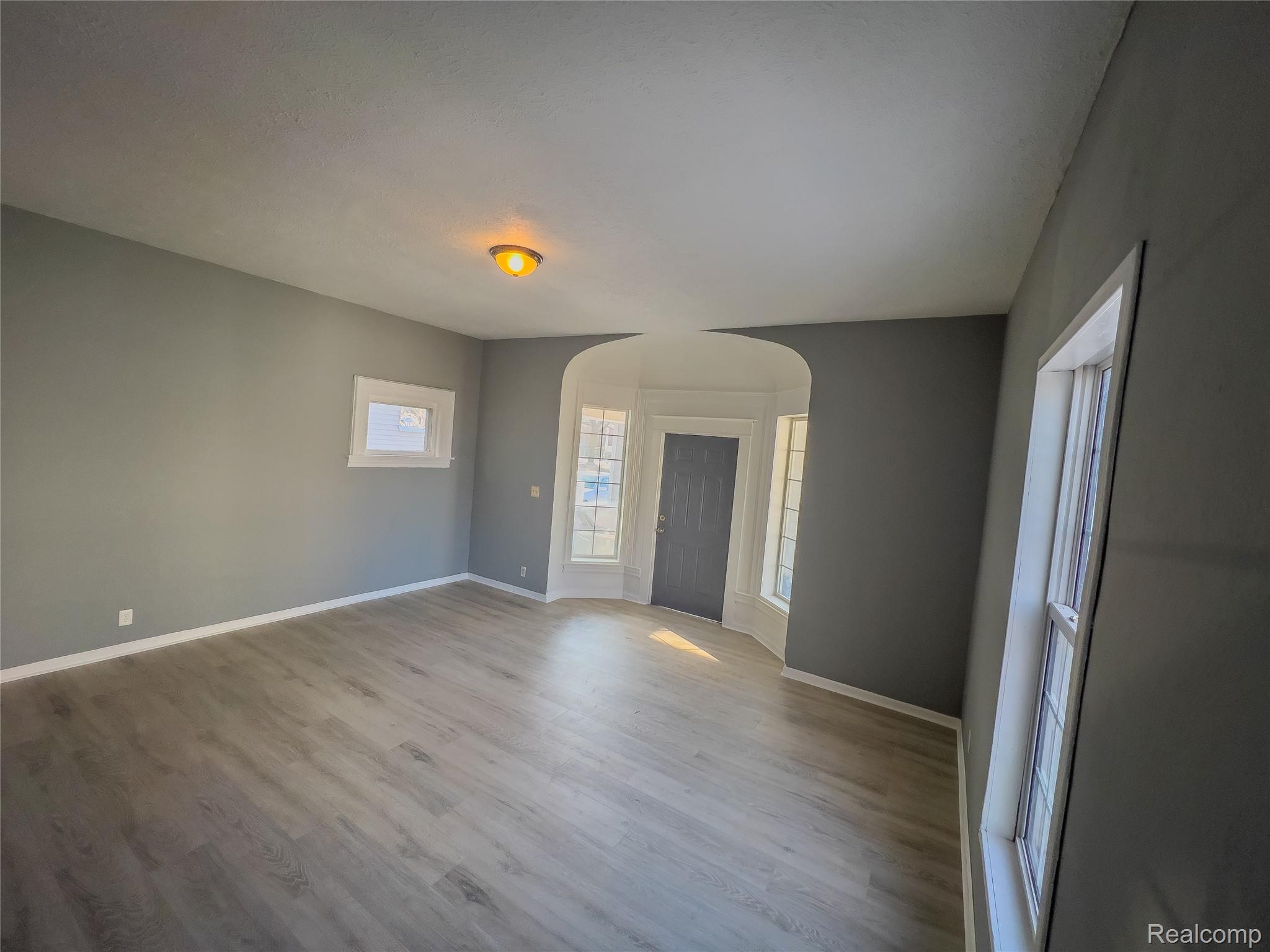 1226 N Grand River Avenue