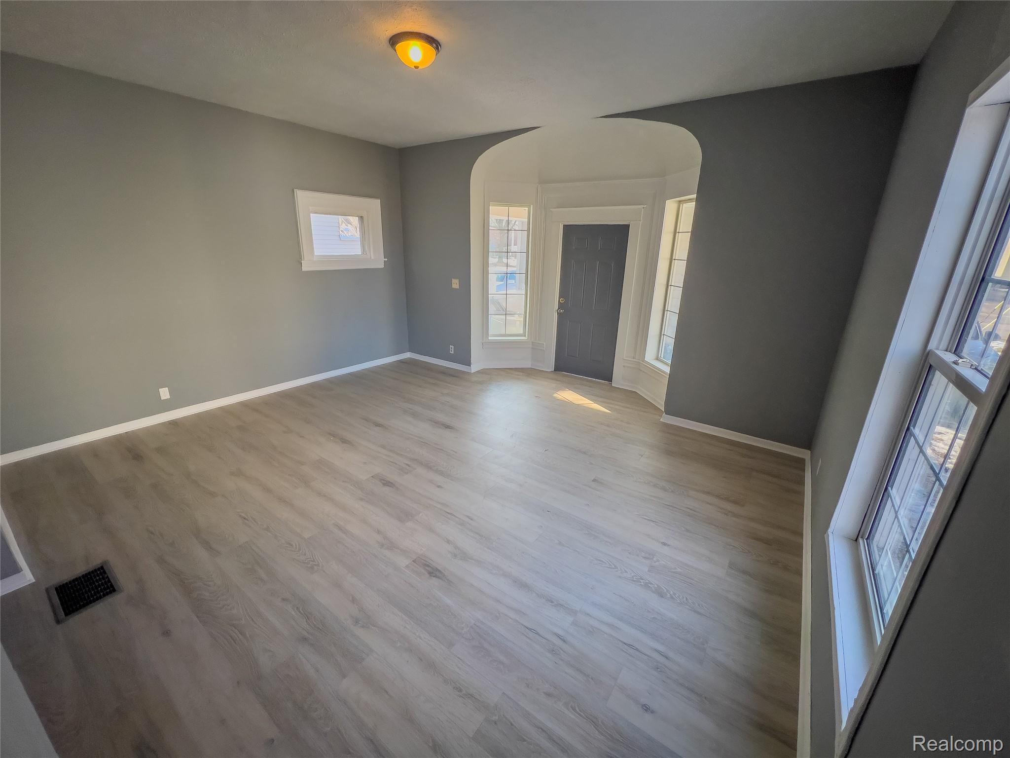 1226 N Grand River Avenue