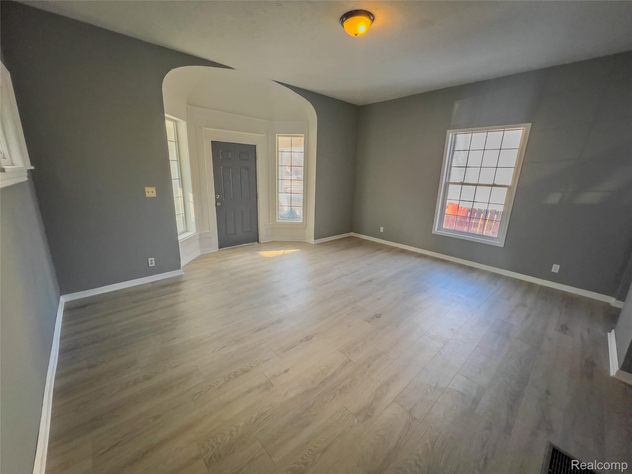 1226 N Grand River Avenue