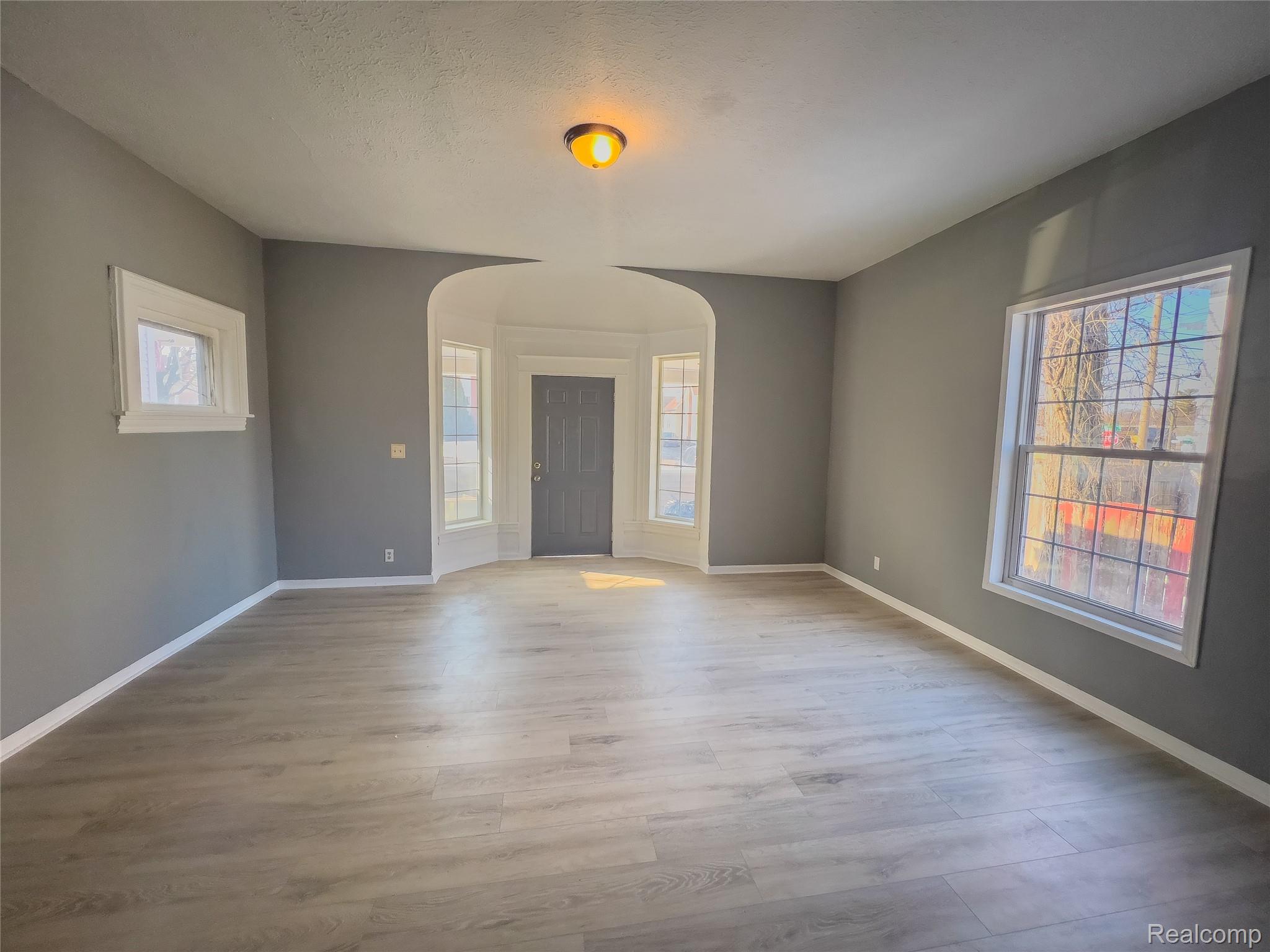 1226 N Grand River Avenue