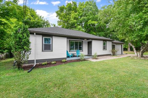 2610 32nd Street SE Kentwood City MI 49512