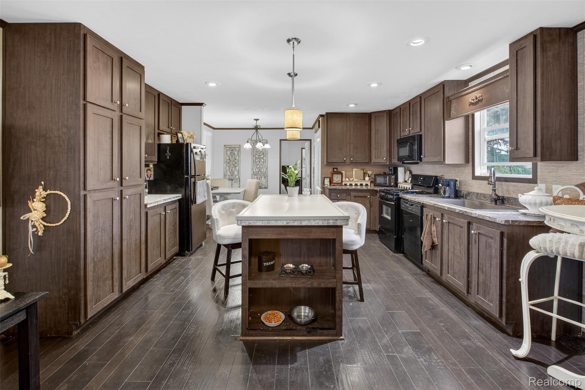 4567 Ashwood