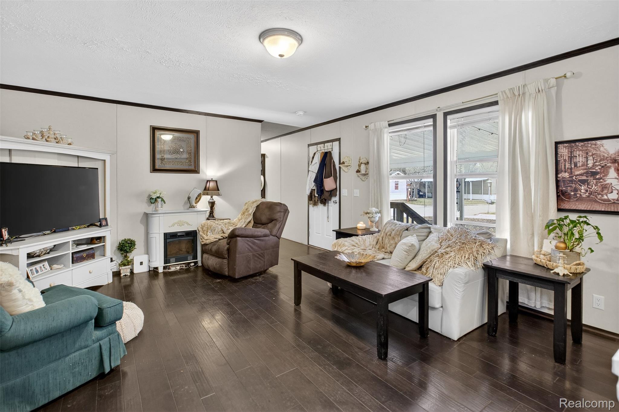 4567 Ashwood