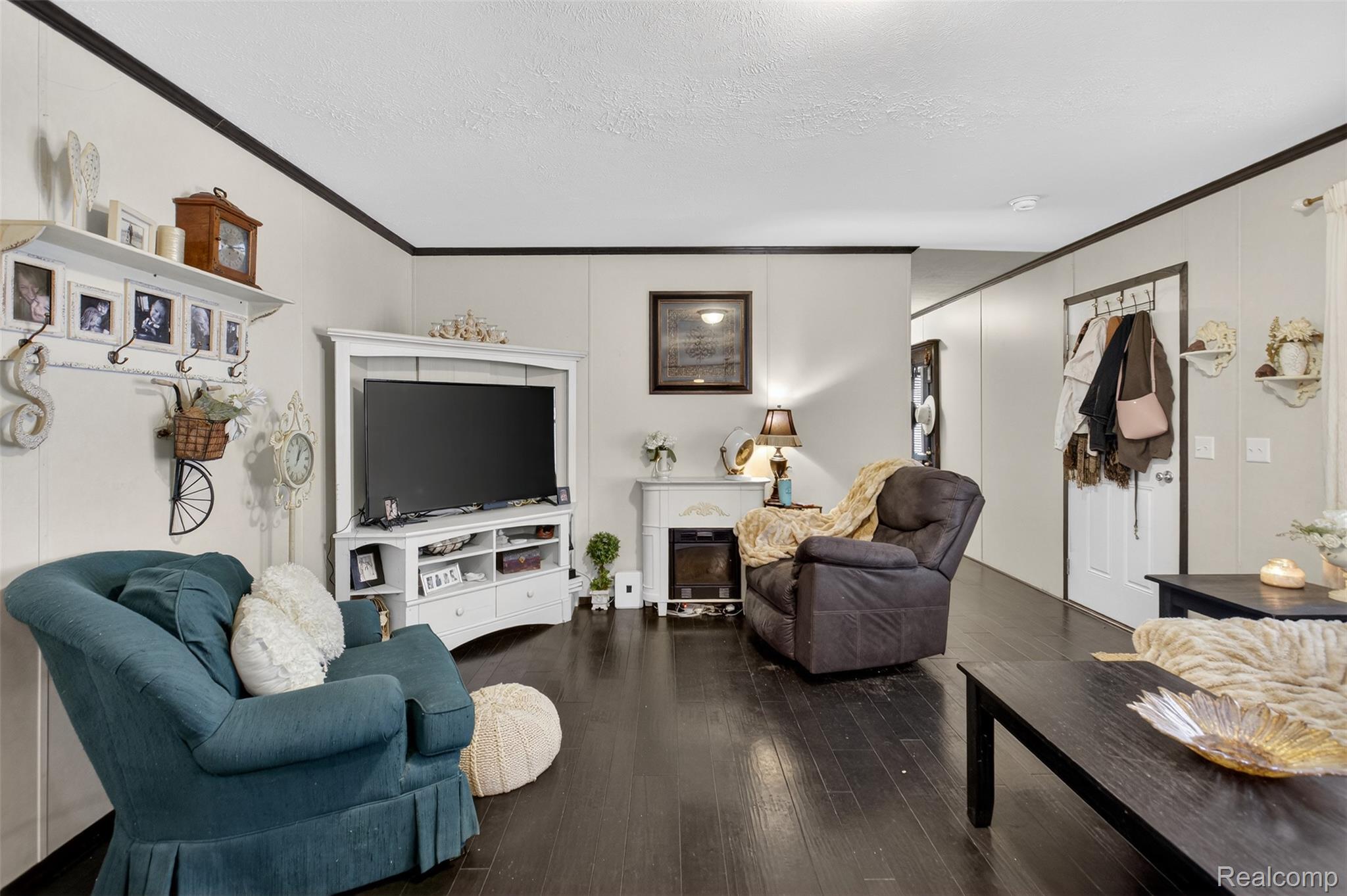 4567 Ashwood