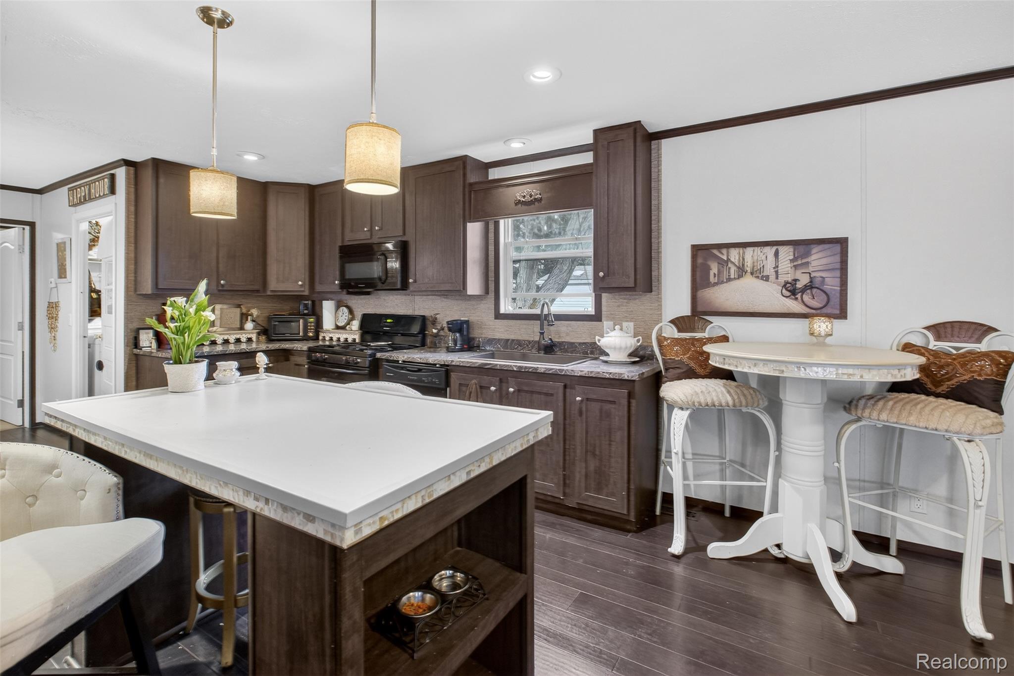 4567 Ashwood