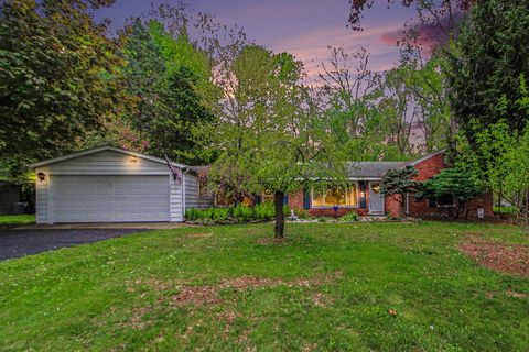 Photo of 32633 6 Mile Road, Livonia City, MI 48152 (MLS # 81026020563)