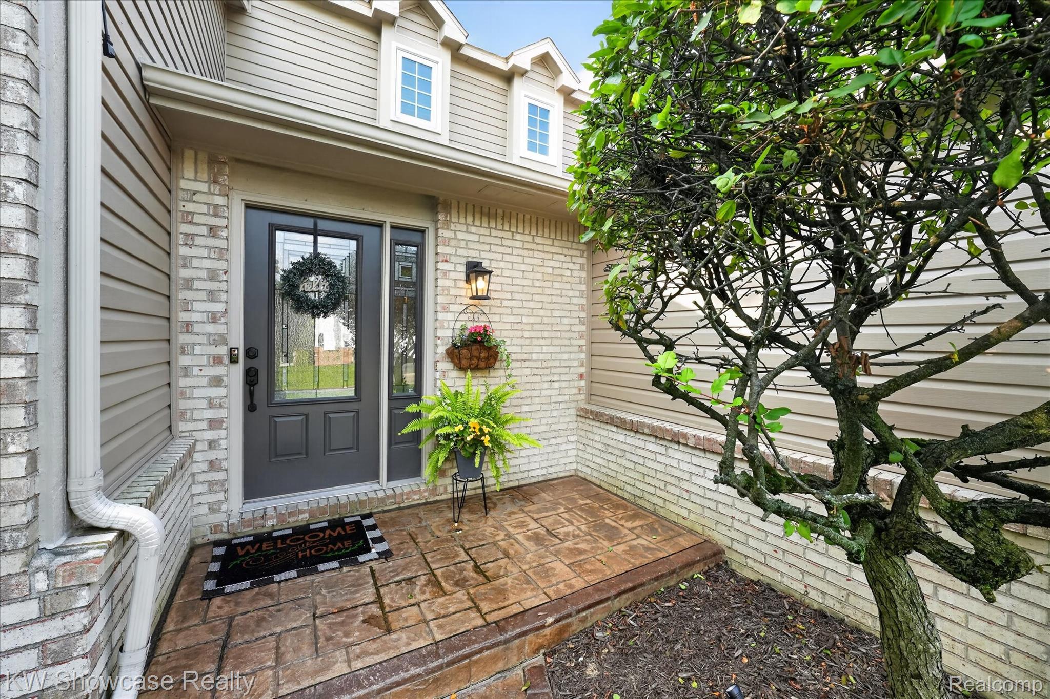 626 River Oaks Drive